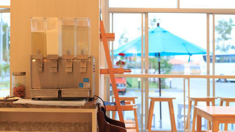 Hotel Recenta Phuket Suanluang 17