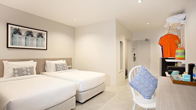 Hotel Recenta Phuket Suanluang 4