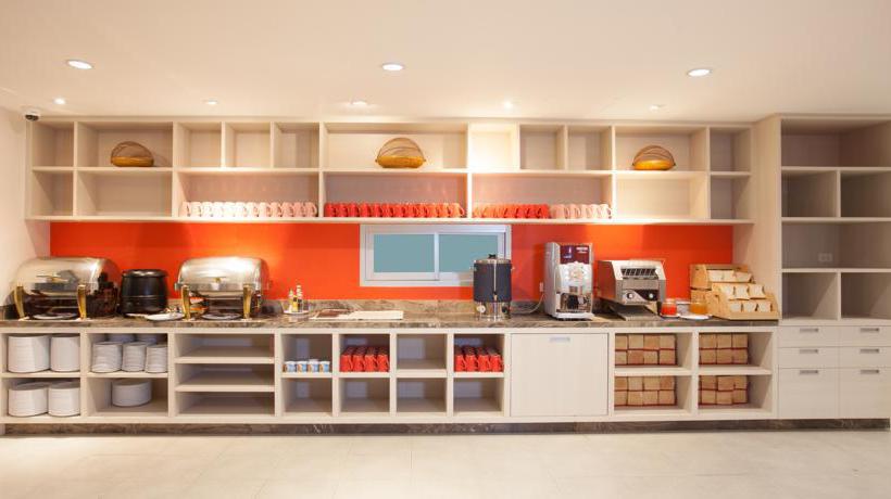 Hotel Recenta Phuket Suanluang 5