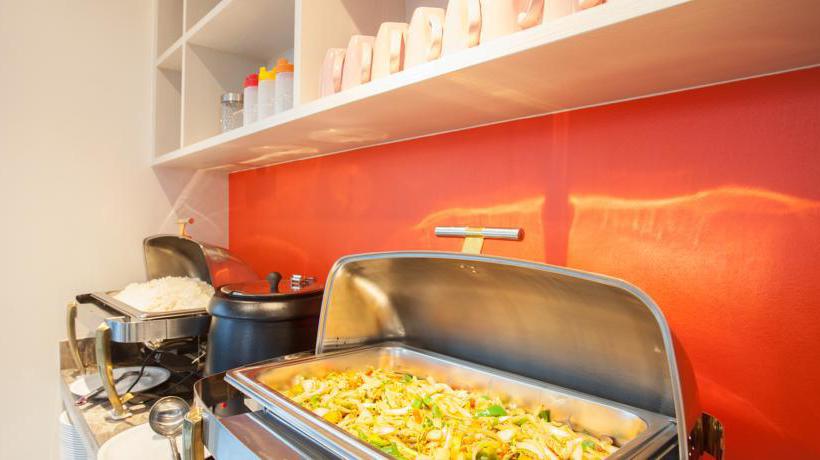 Hotel Recenta Phuket Suanluang 8