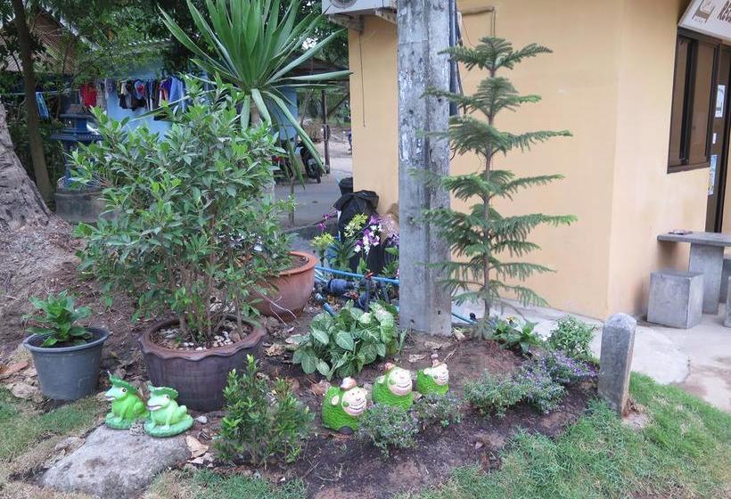 Sleep Tight Hostel at Koh Phangan 12