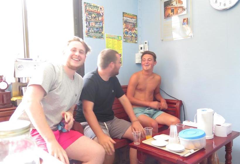 Sleep Tight Hostel at Koh Phangan 3