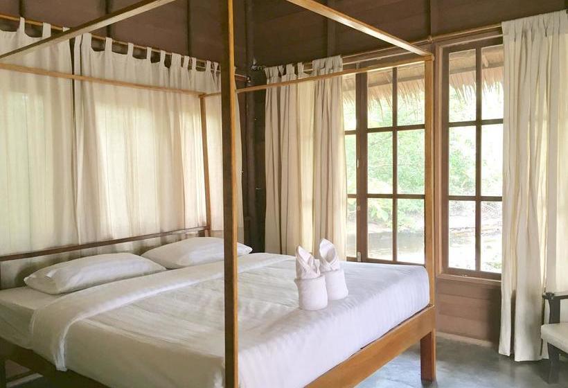 Resort Ailay Ko Phayam