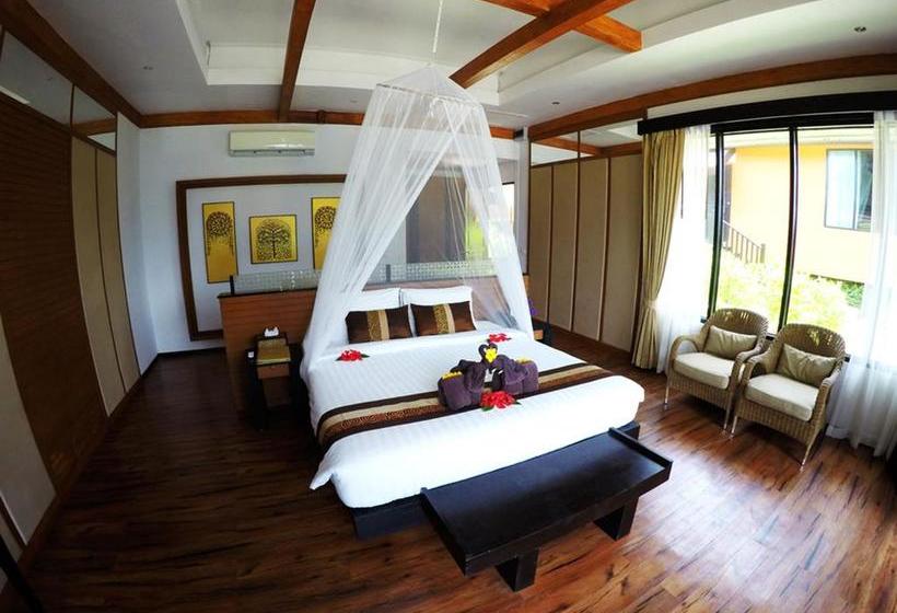 Phi Phi Long Beach Resort & Villa 12