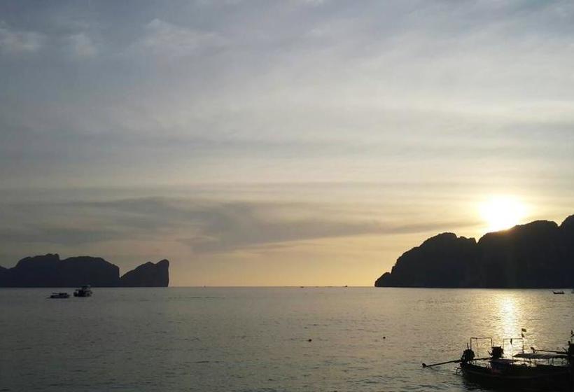 Phi Phi Long Beach Resort & Villa 7