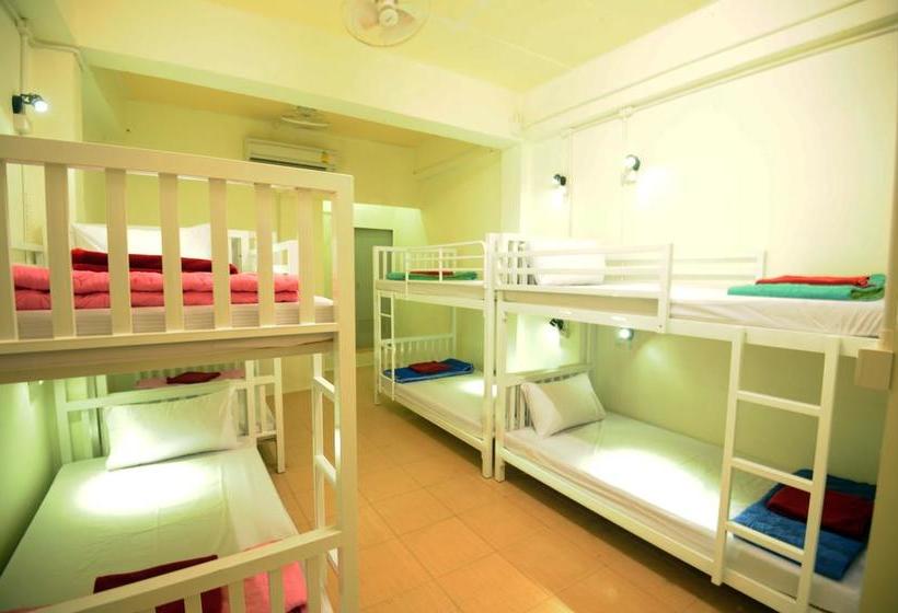 Phi Phi Bucket Hostel Krabi