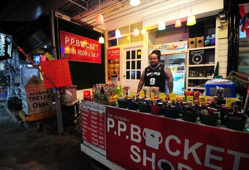 Phi Phi Bucket Hostel 11