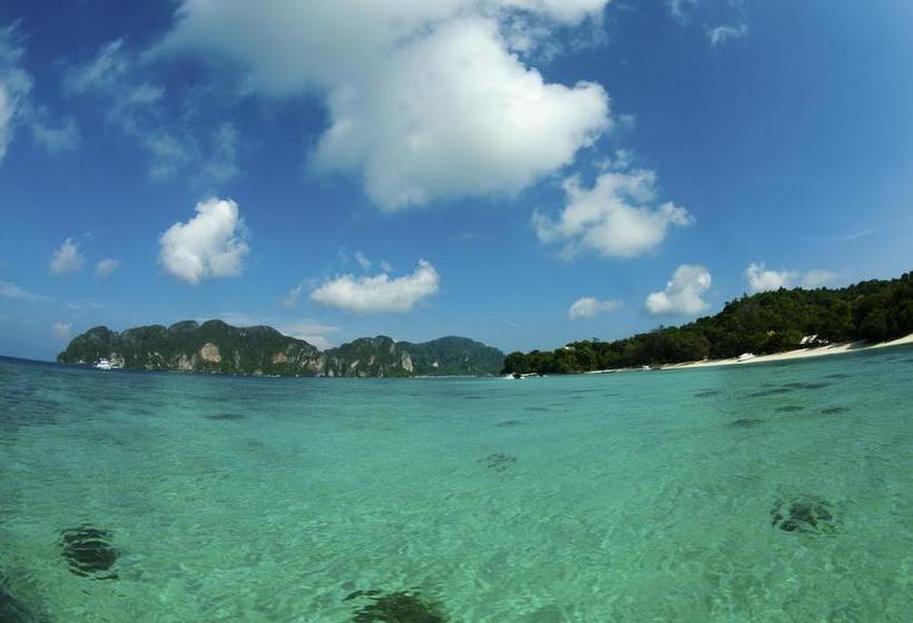 Phi Phi Bucket Hostel 18