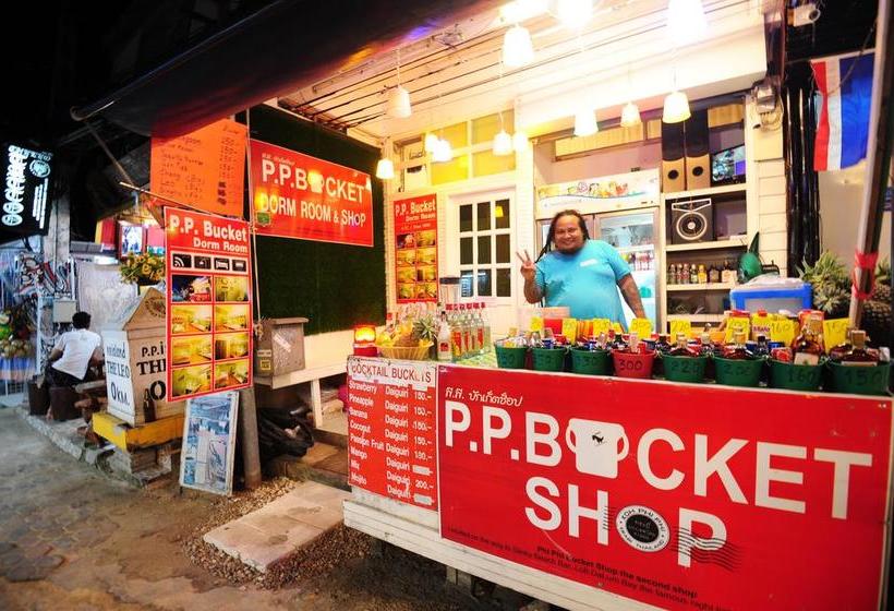 Phi Phi Bucket Hostel 8