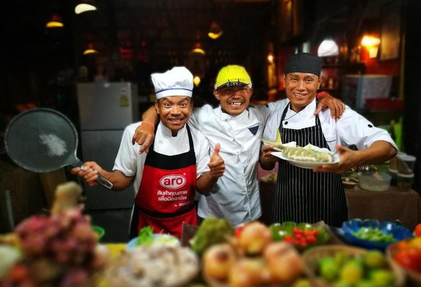 Resort Pp Red Tuna Hut 1