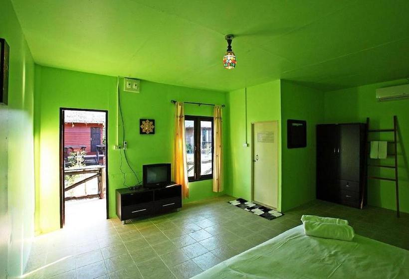 Resort Pp Red Tuna Hut 13