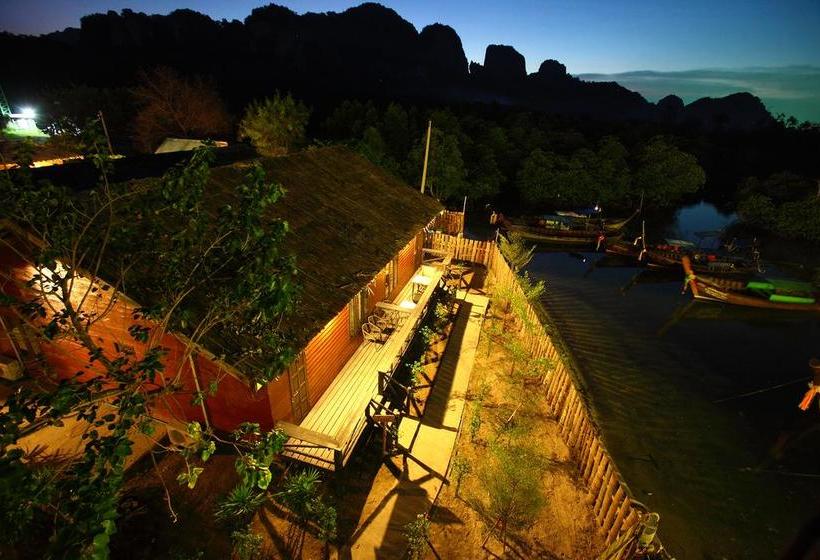 Resort Pp Red Tuna Hut 14