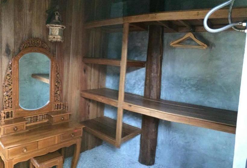 Thiwson Beach Resort 8