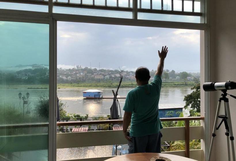 Hotel Day Waterfront 1