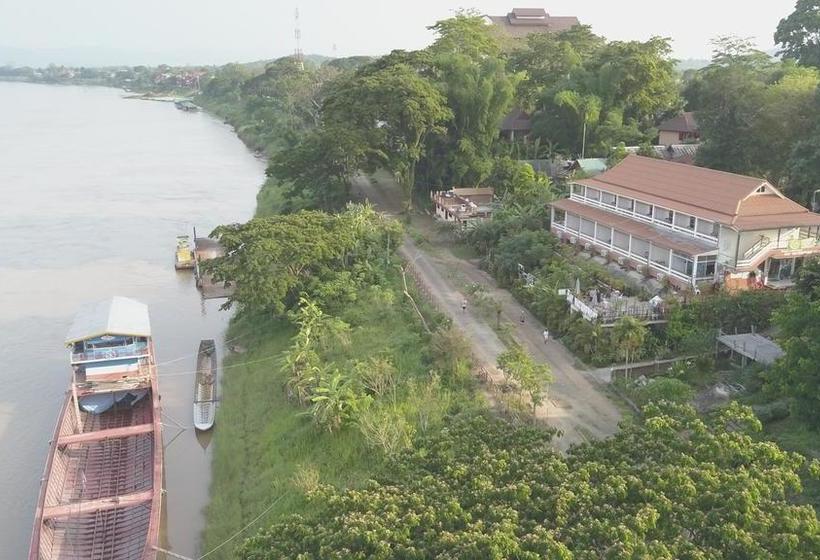 Hotel Day Waterfront 3