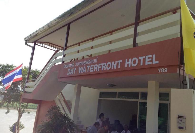 Hotel Day Waterfront 4