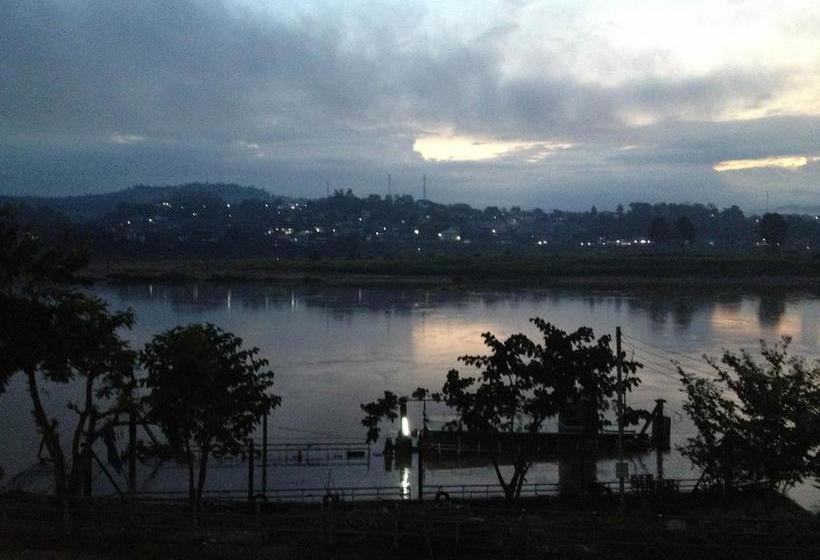 Hotel Day Waterfront 7