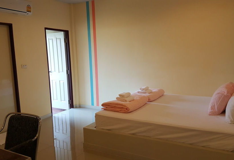 Hotel Juntima Place At Amphawa 10