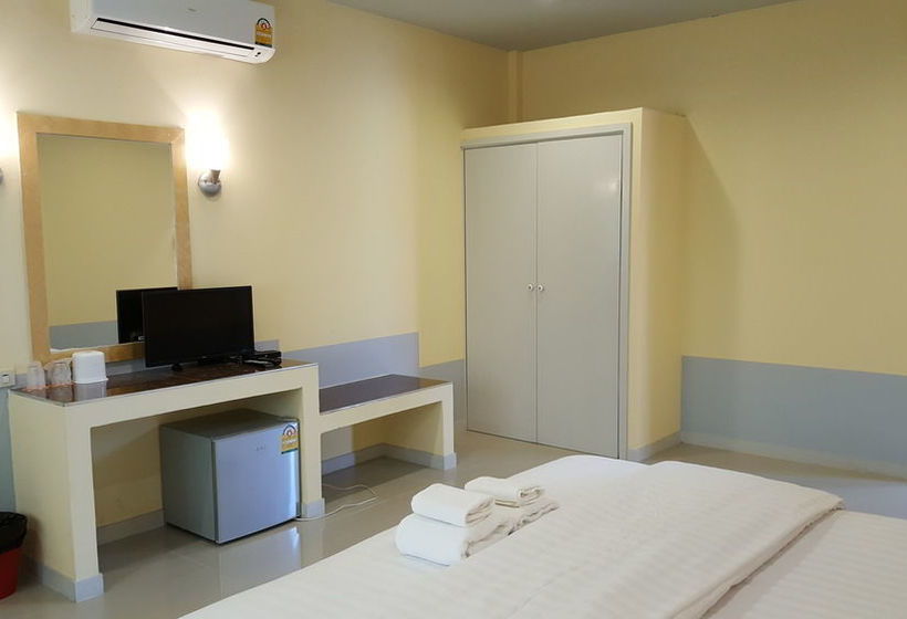 Hotel Juntima Place At Amphawa 13