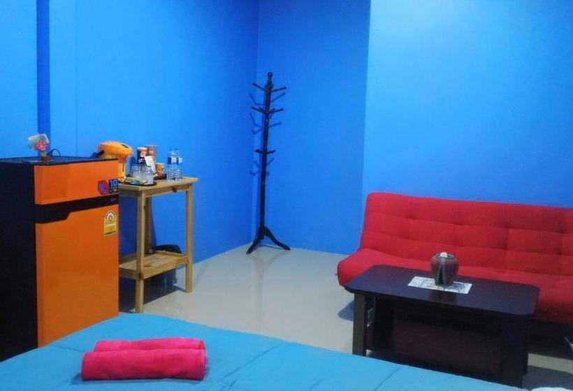 Hostel Baan Benjathip 1