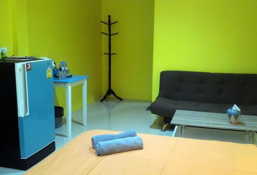 Hostel Baan Benjathip 5