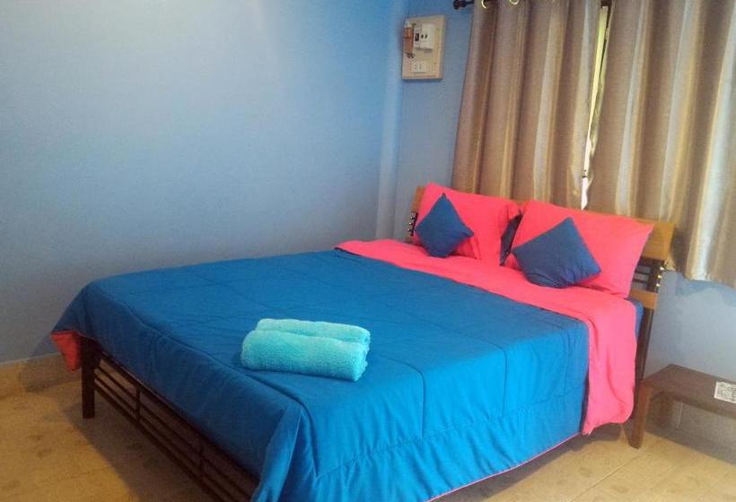 Hostel Baan Benjathip 9