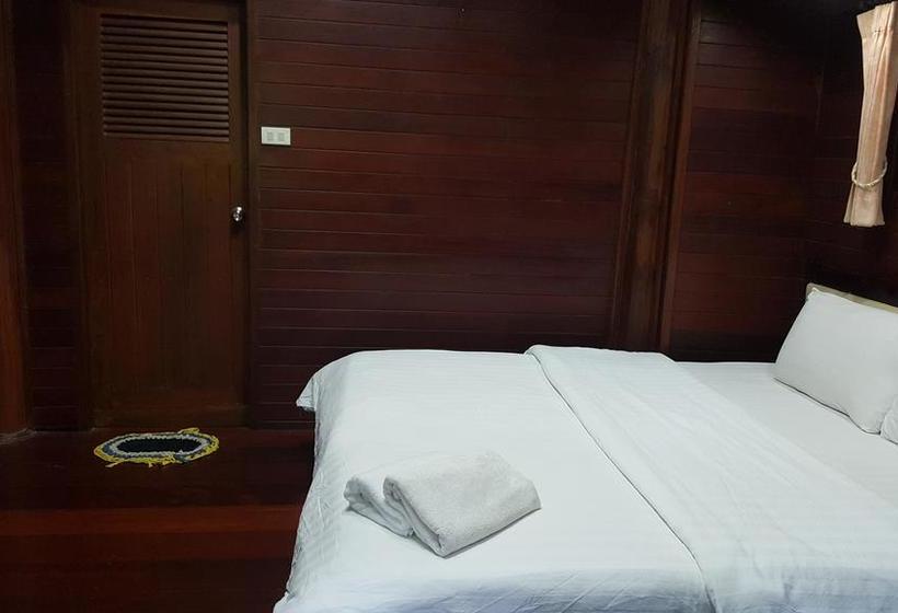 Resort Ruean Mai Chai Khlong 4