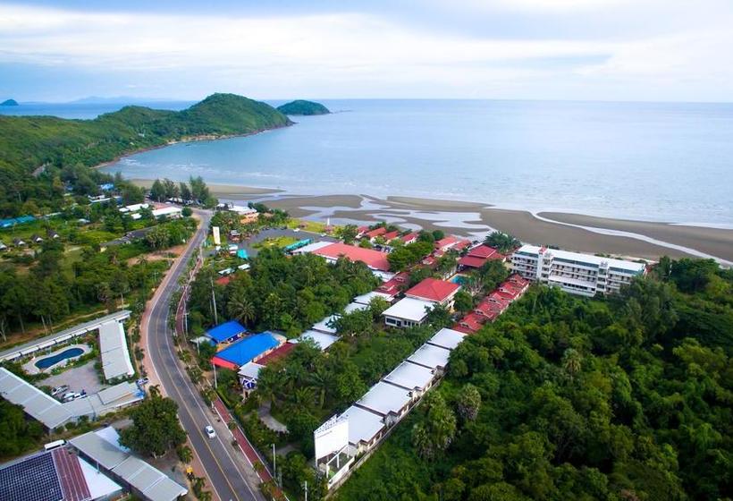 New Travel Beach Hotel & Resort 10