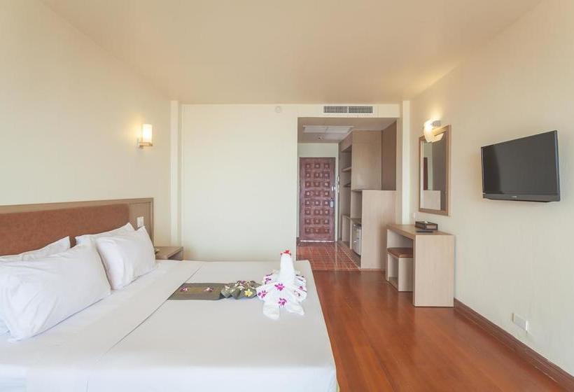 New Travel Beach Hotel & Resort 16