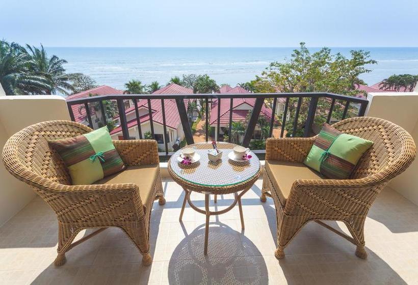 New Travel Beach Hotel & Resort 17