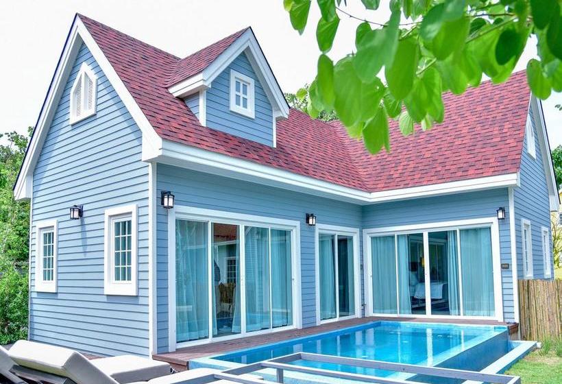 Peggy S Cove Resort 13