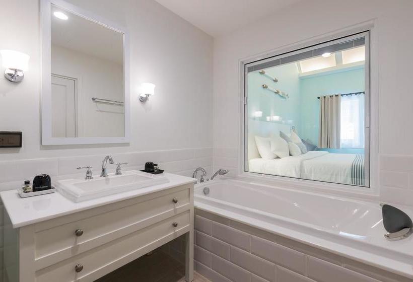 Peggy S Cove Resort 14