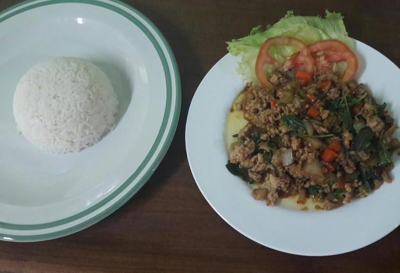 Khao Sok Holiday Resort 1