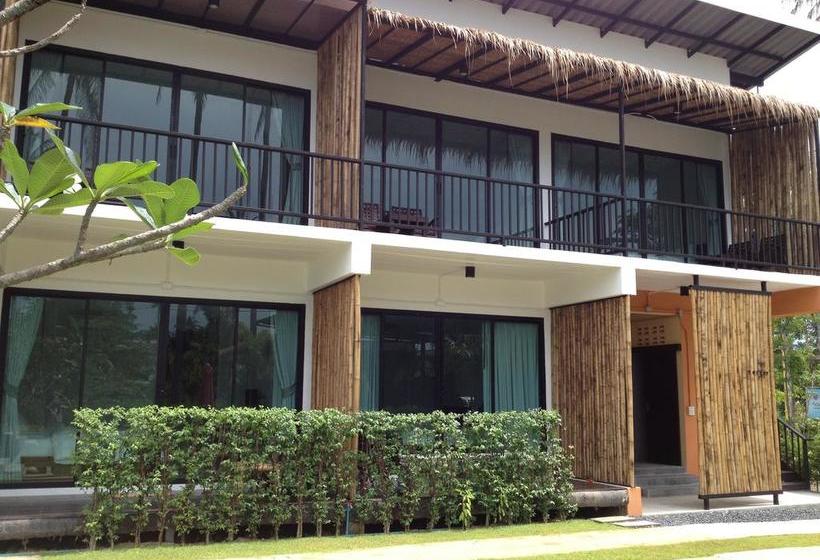 The Nidhra Boutique Resort 10