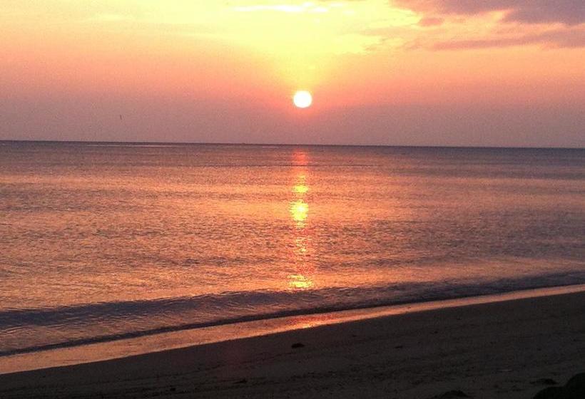 Blue Lotus Resort 10