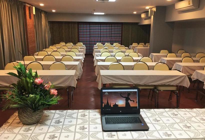 Hotel Wattana Place 13