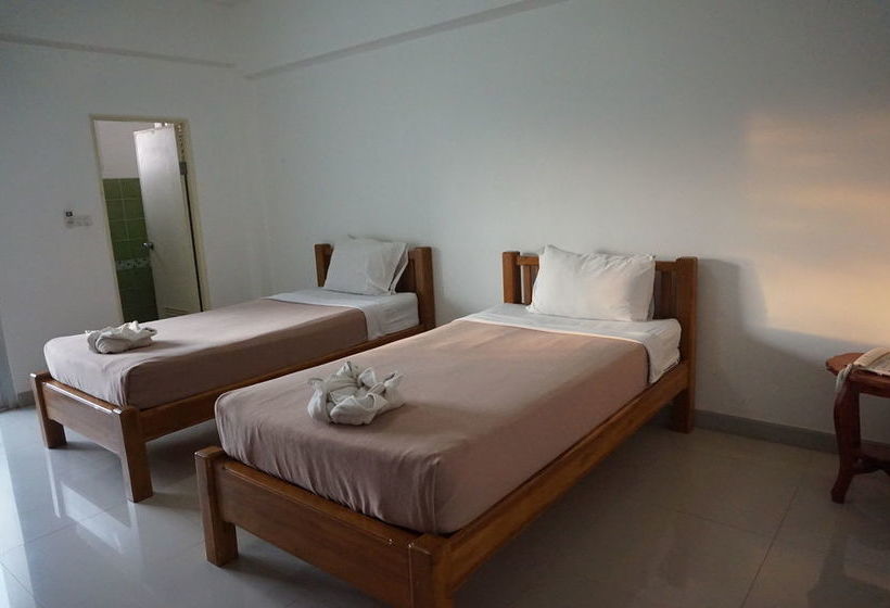 Hotel Teeradol Place 4