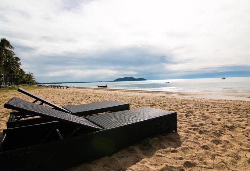 Seanery Beach Resort 5