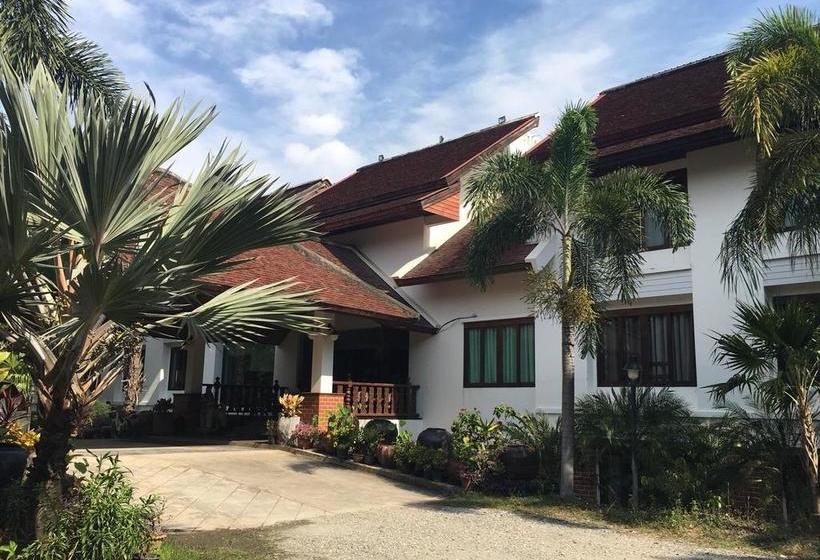 Hotel Tak Andaman Resort &