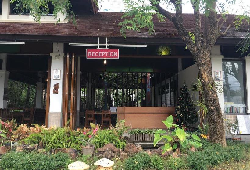 Hotel Tak Andaman Resort & 5