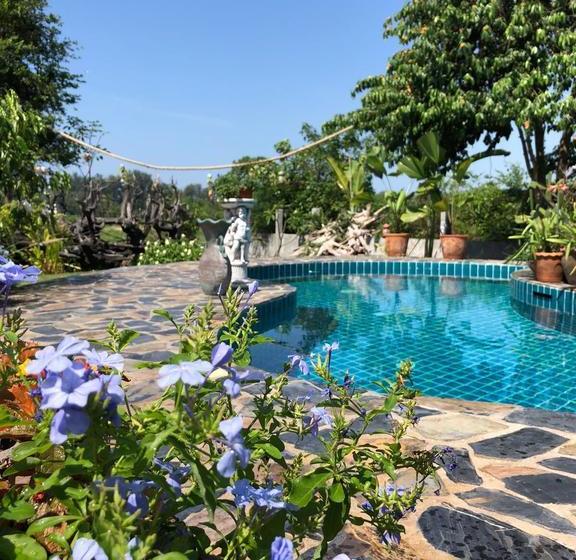 Resort Tree Roots Retreat 1