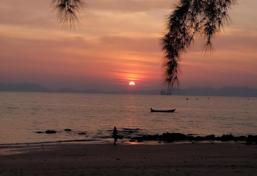 Hotel White Sand Halal House Krabi 13