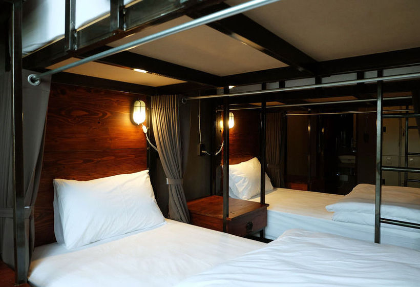 Rider Bedroom Hostel&café 16