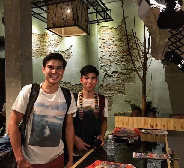 Hostel Udonbackpackers Beds And Cafe 14