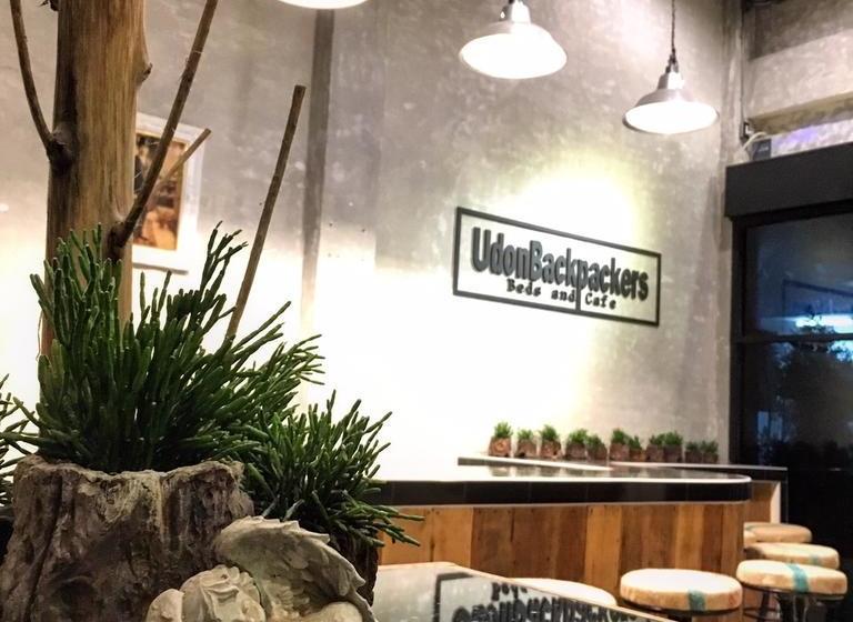 Hostel Udonbackpackers Beds And Cafe 17