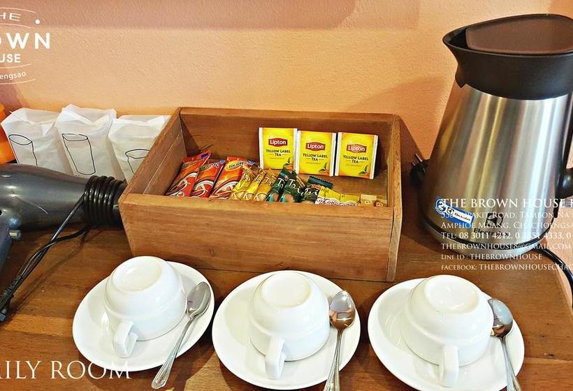 Hotel The Brown House Chachoengsao