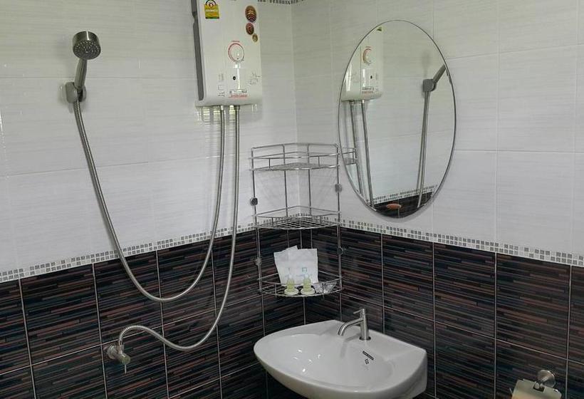 Hostel N Trio Rooms 10