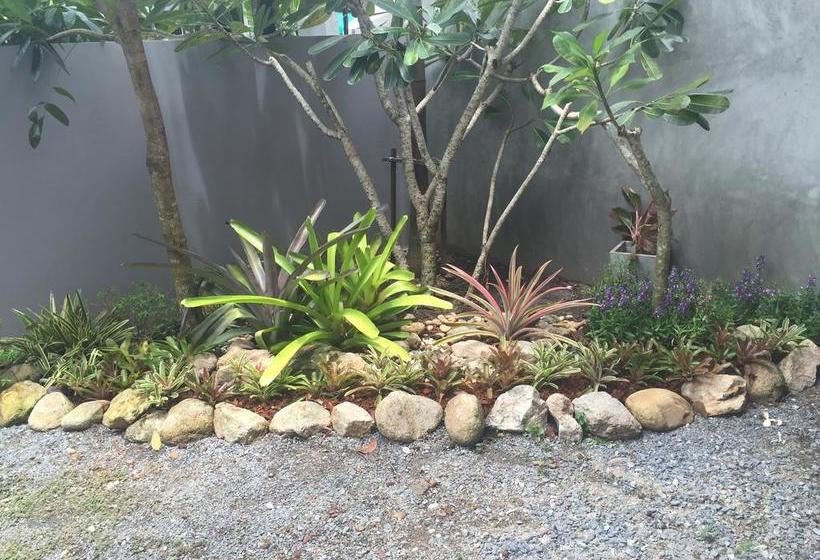 Hostel Boeing Grand 11