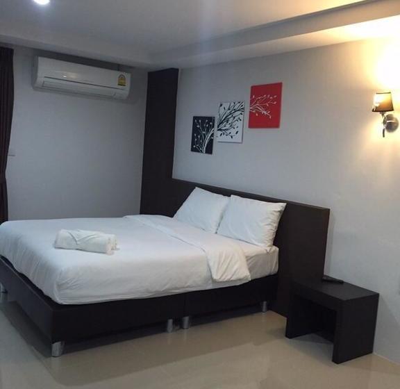 Hostel Boeing Grand 5