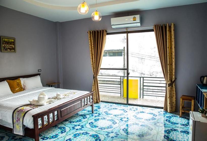 Resort The Boat House 9